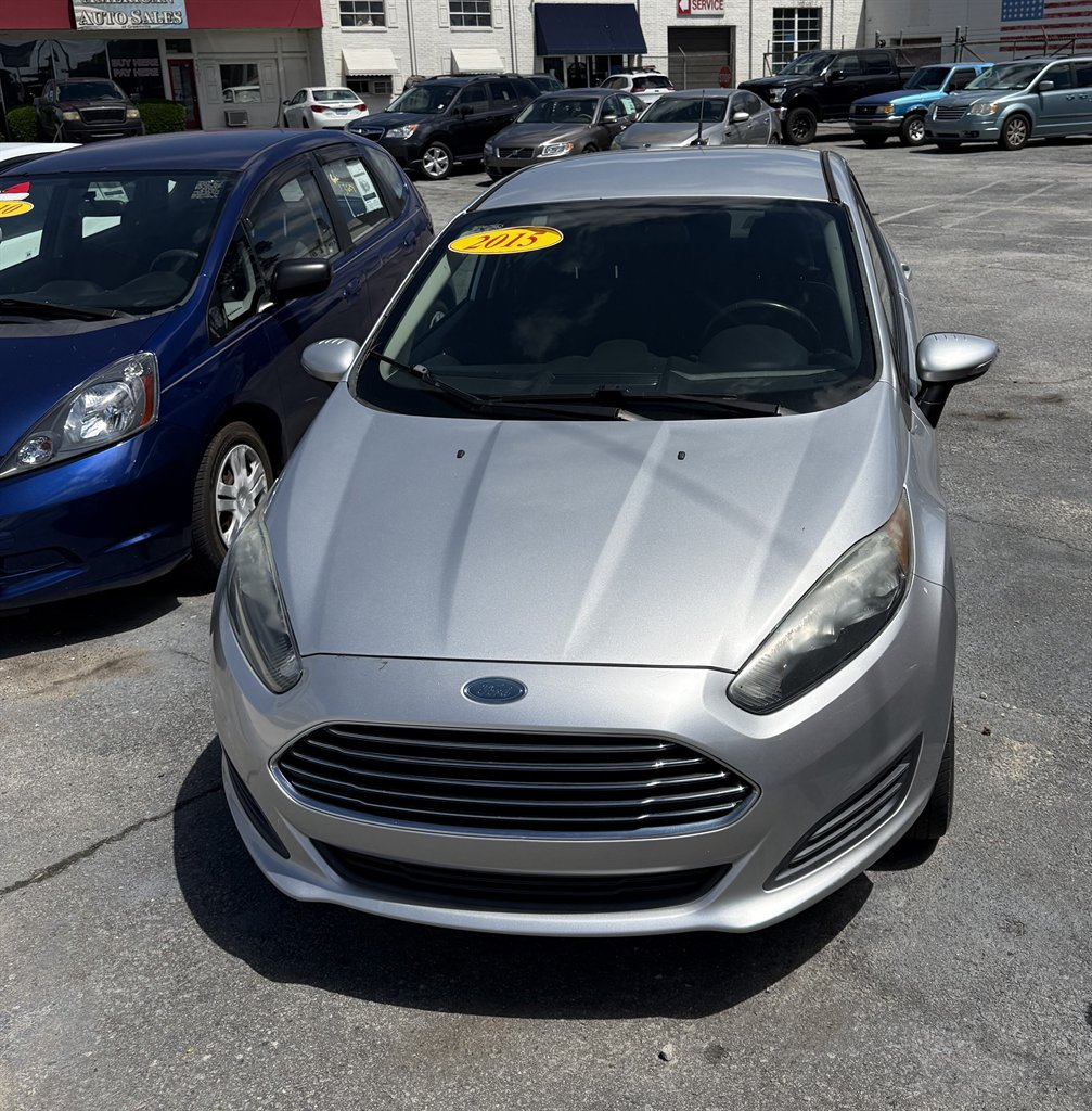 2015 Ford Fiesta SE Sedan's photo