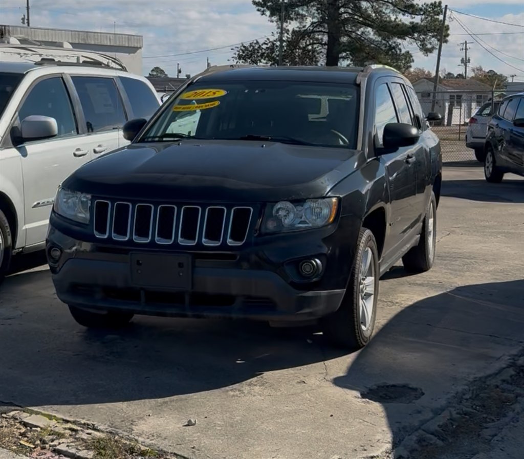 2015 Jeep Cherokee Sport's photo