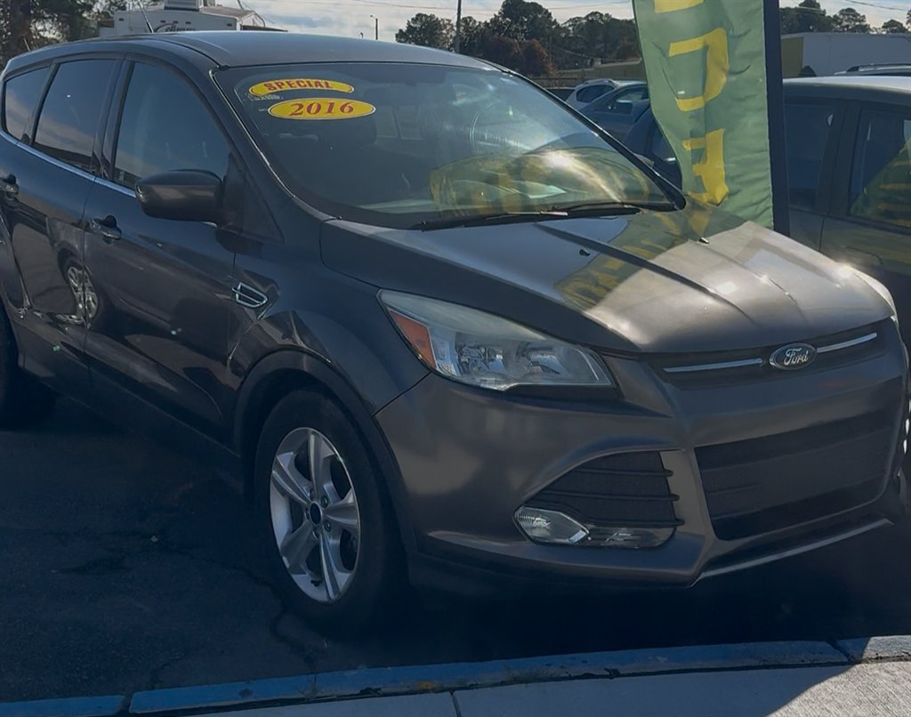 2016 Ford Escape SE's photo